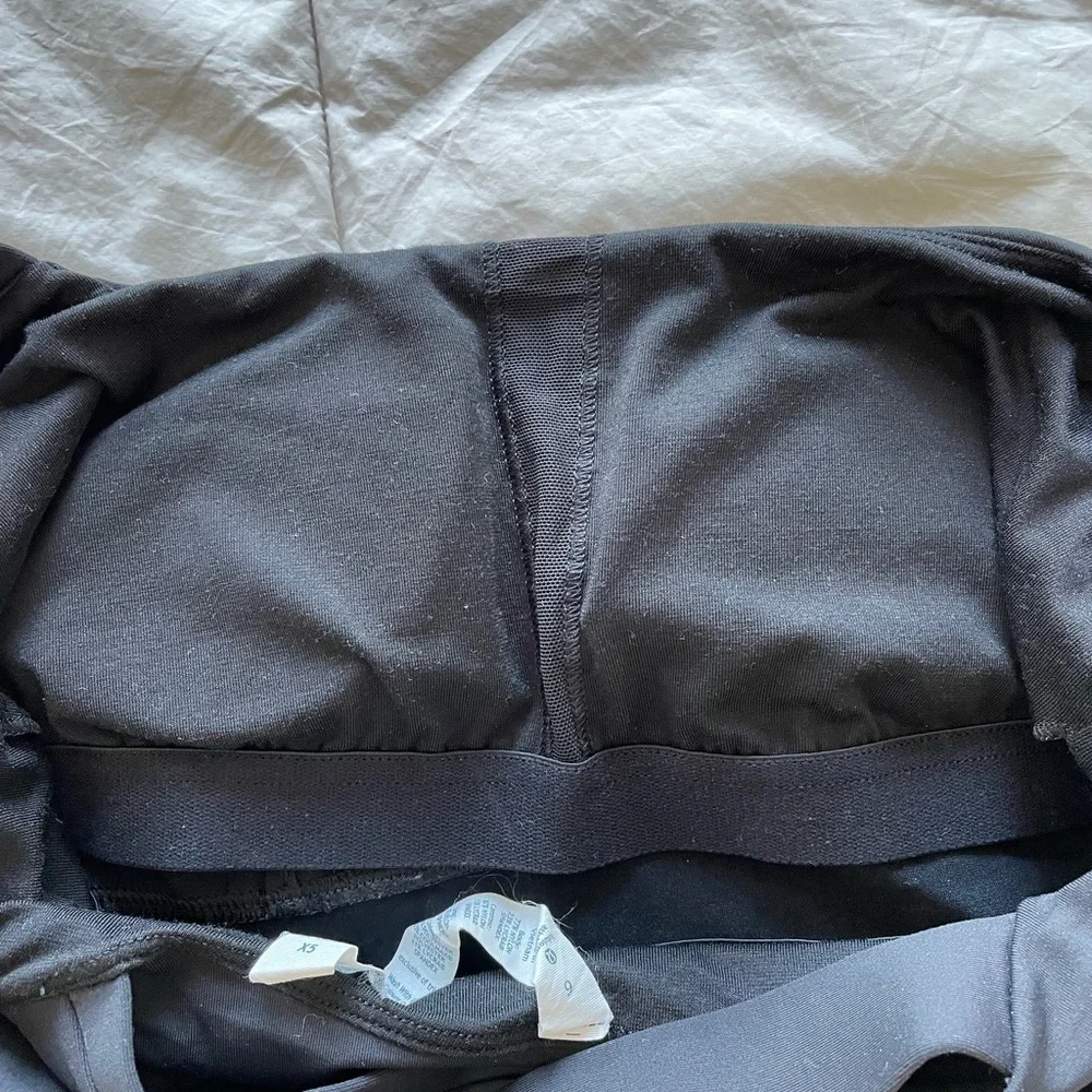 Lululemon Black Exercise Tank Top - Picture 4 of 5